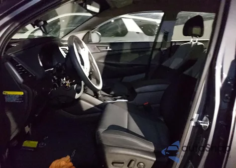 2017 Hyundai Tucson Lim from USA, damaged, VIN 496391